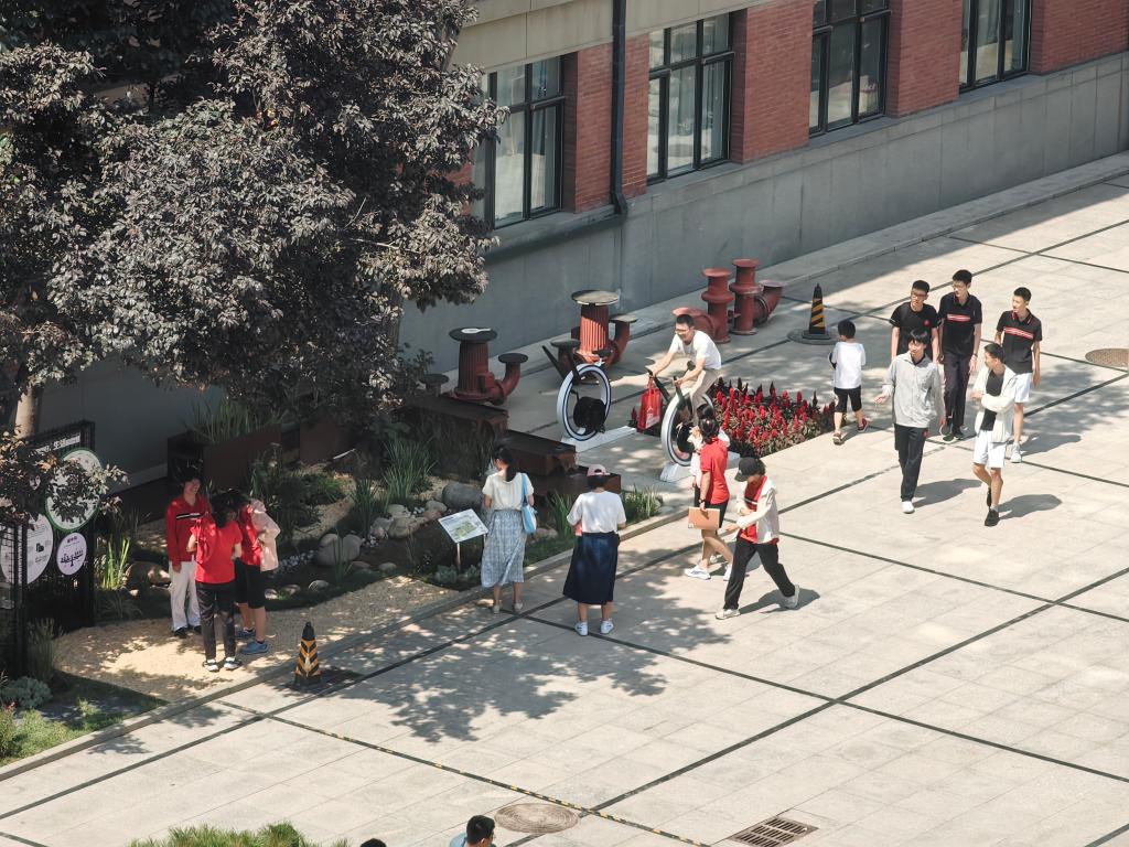 斩获丘成桐中学科学奖最高奖北京师范大学附属实验中学这样做好