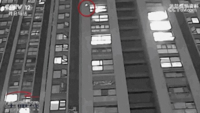 高层火灾3死2伤!我们该如何正确逃生?