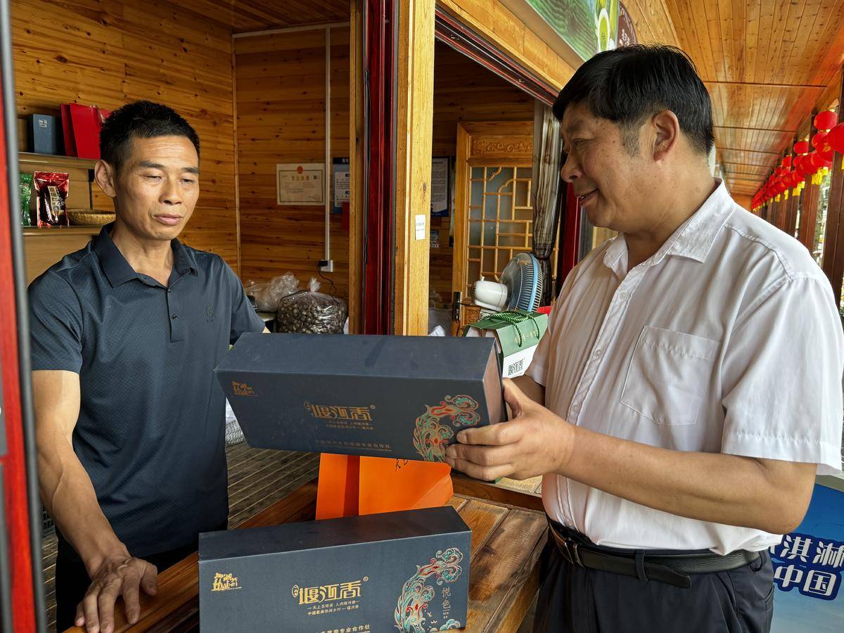两山转化示范地·堰河①丨给钱给物不如建个好支部
