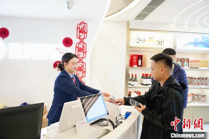 湖北首家支线机场免税店正式开业