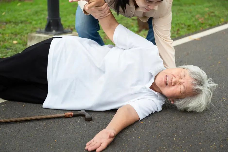 中老年人真的不要长期吃素!这等于在慢性自杀