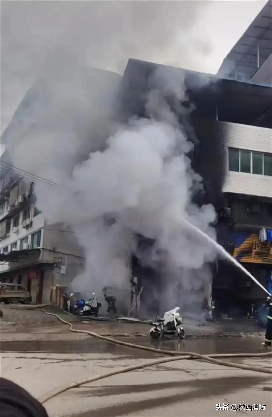 悲剧!一汽修店突发火灾,20岁男子不幸身亡