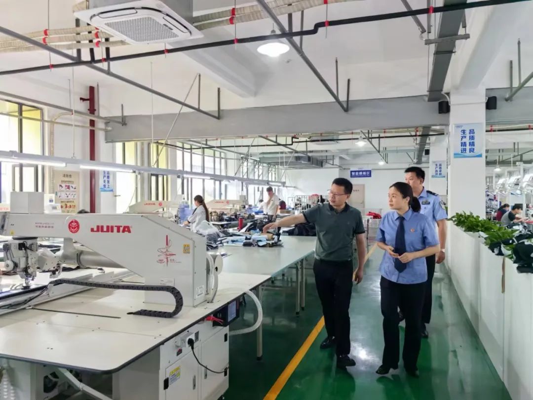 荆州:深耕法治沃土绽放平安之花