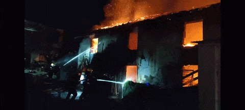 事发安康!余烬复燃致整栋房屋被烧毁