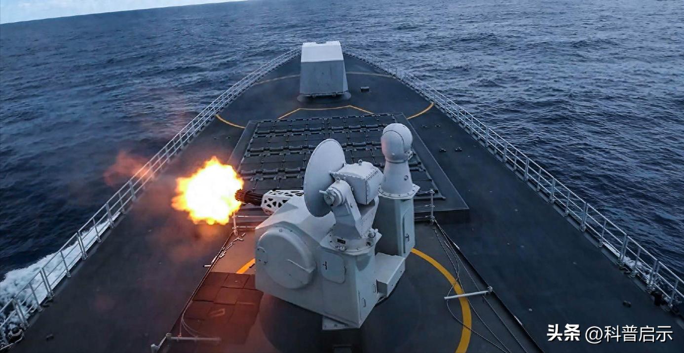 实弹射击结束后,055编队突然掉头!向巴斯海峡高速挺进,澳慌了