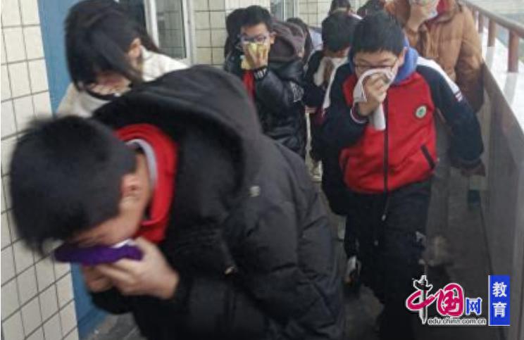 乐山市中区牟子学校马边河校区增强师生消防安全意识