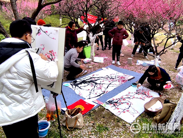 中山公园满园梅幽香画笔写生赞荆州