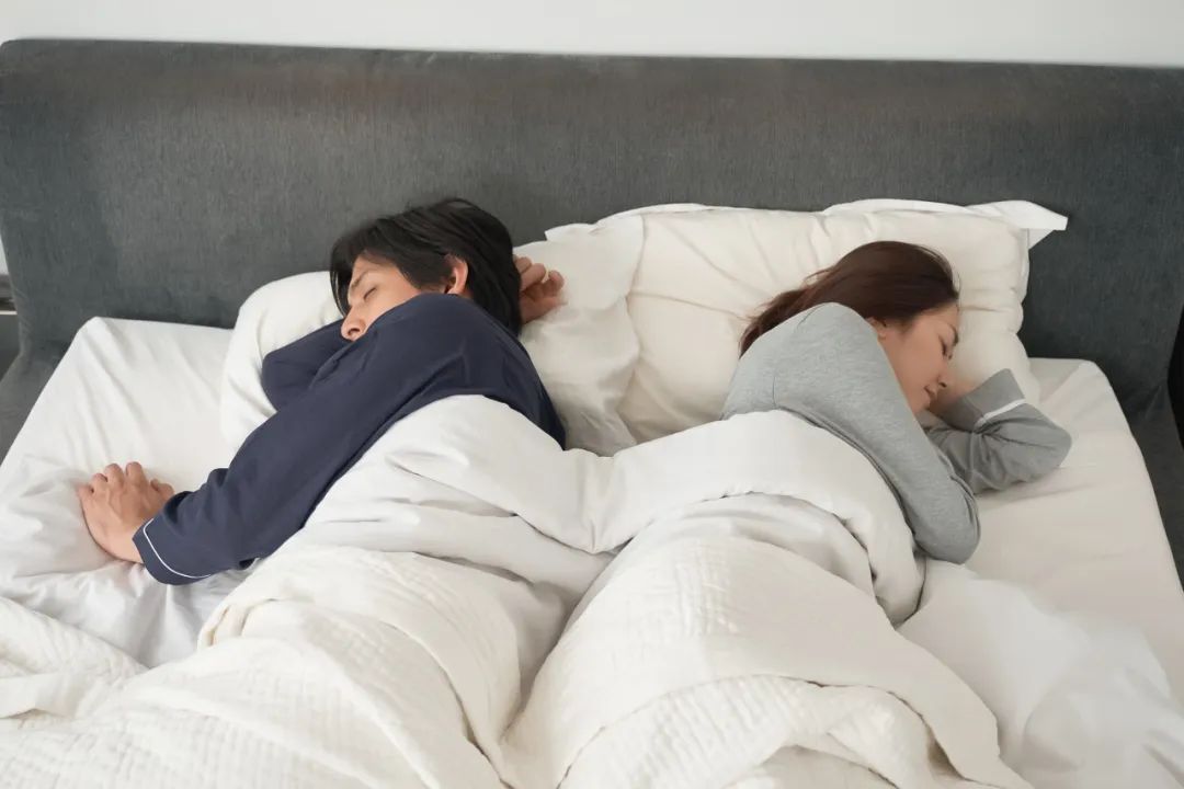 夫妻分床睡,到底好不好?答案令人意外……